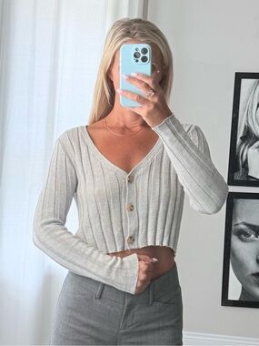 Aeropostale Light Gray Ribbed Button-Front Crop Top